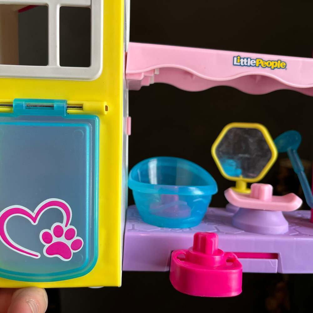 Fisher-Price Little People Barbie Play and Care Pet Spa